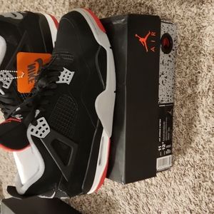 Air Jordan 4 Retro